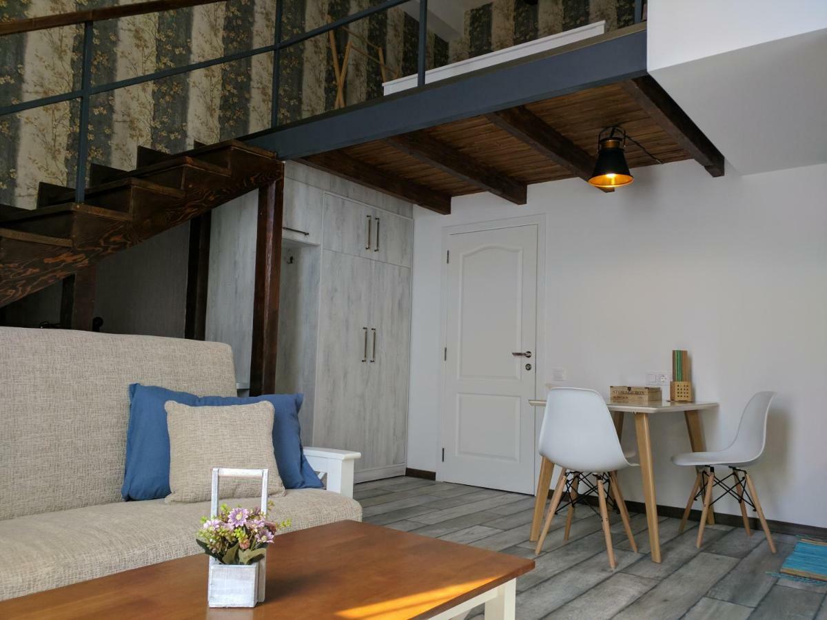 טביליסי Cozy Studios On Freedom Square מראה חיצוני תמונה